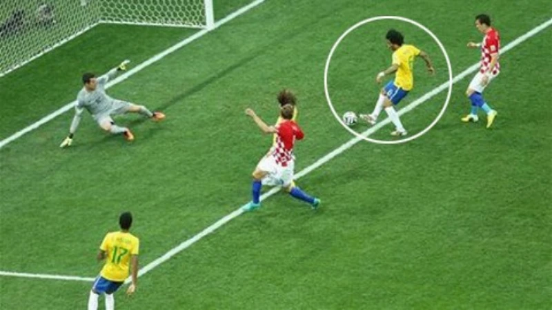 Thực hư đá phản lưới nhà trong bóng đá ?