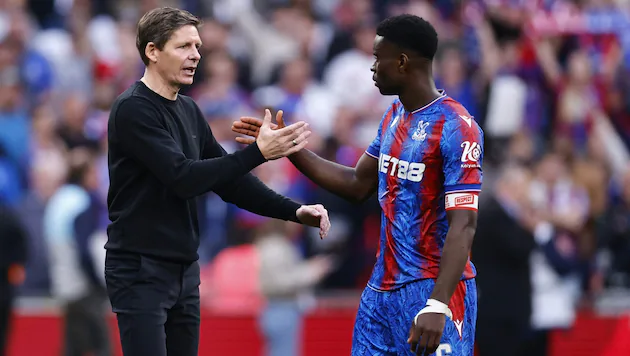 Vì sao Liverpool không thể chiêu mộ Guehi?